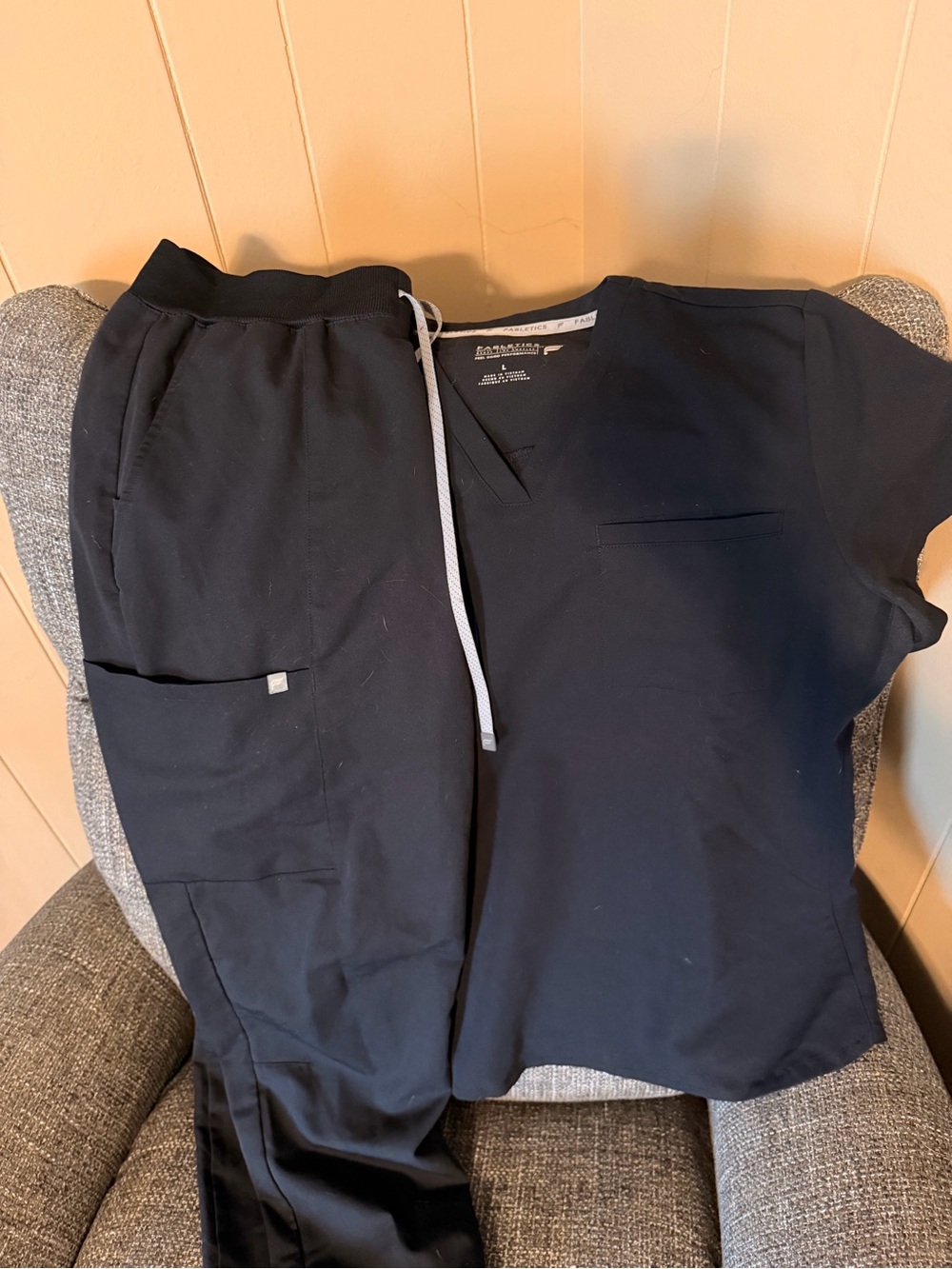 Fabletics Scrub Set